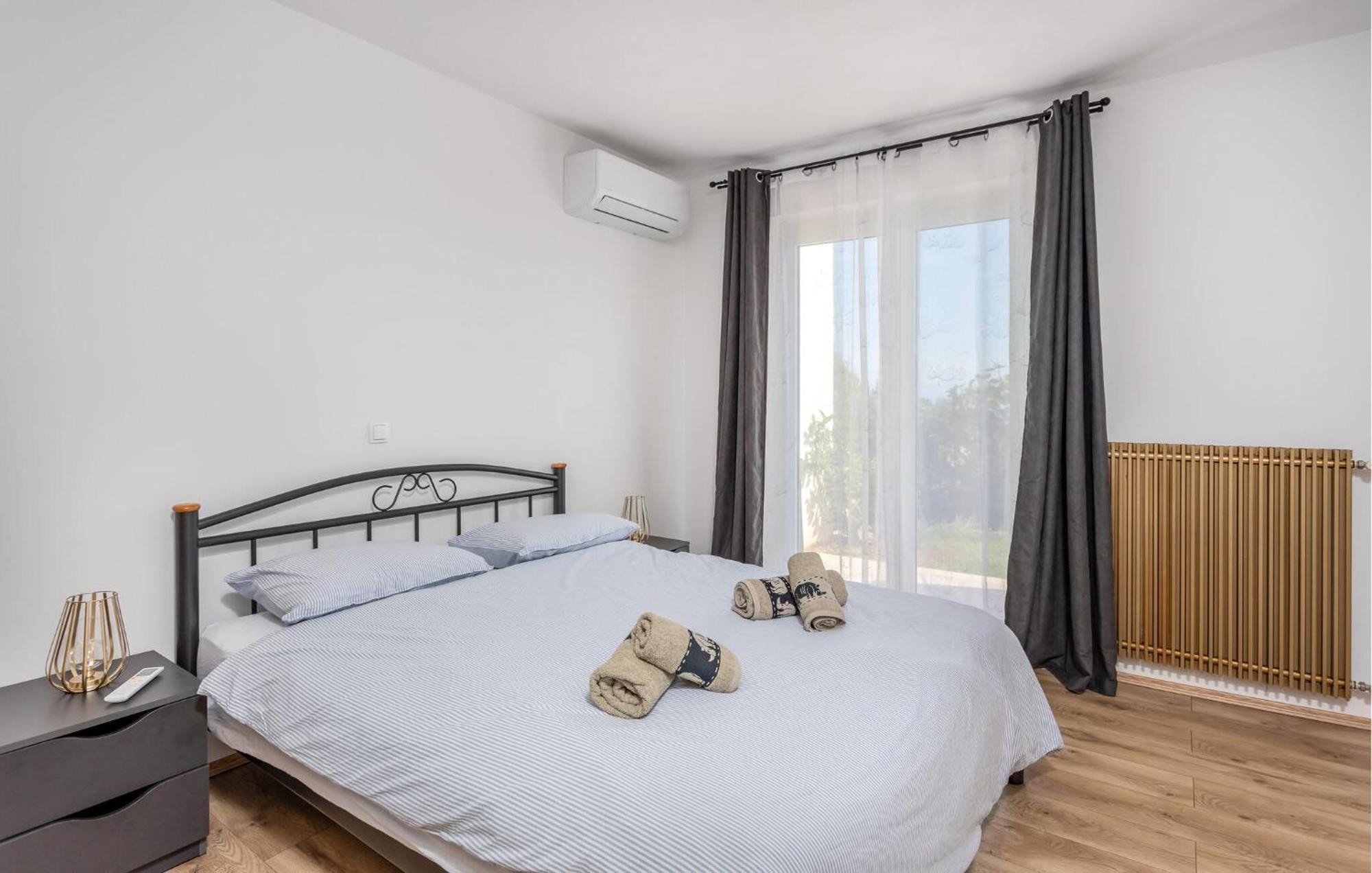 Gorgeous Apartment In Brsec With Kitchen Dış mekan fotoğraf